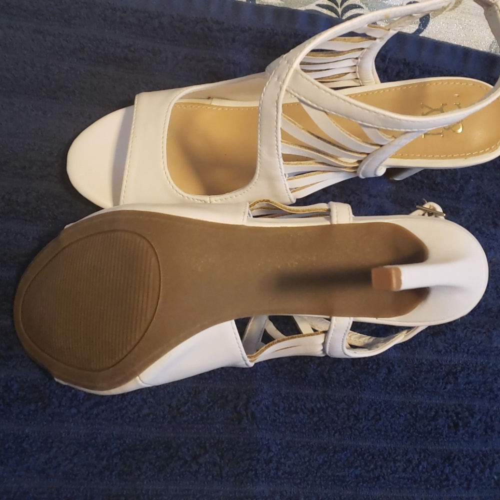 Shoes - Picture 4 of 5